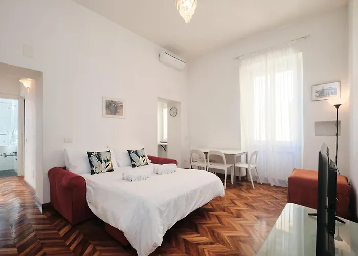 5 Minutes From The Colosseo - Free Wi-fi & Netflix *