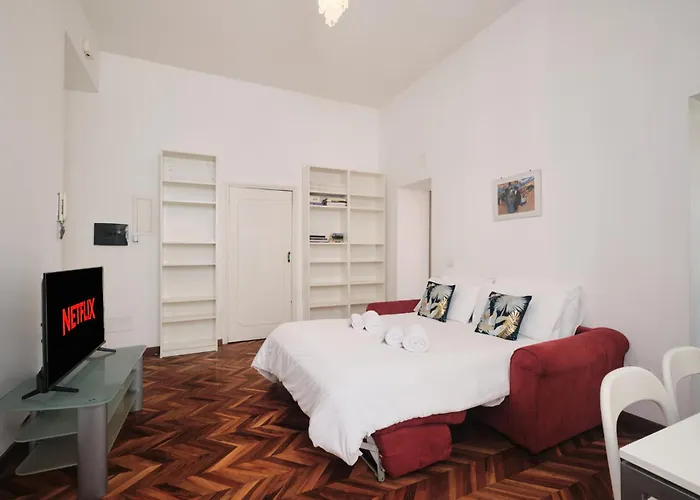 Appartement 5 Minutes From The Colosseo - Free Wi-fi & Netflix Rome